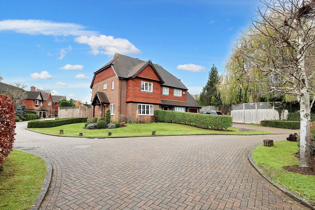 Photo of 2 Folders Gardens, Burgess Hill