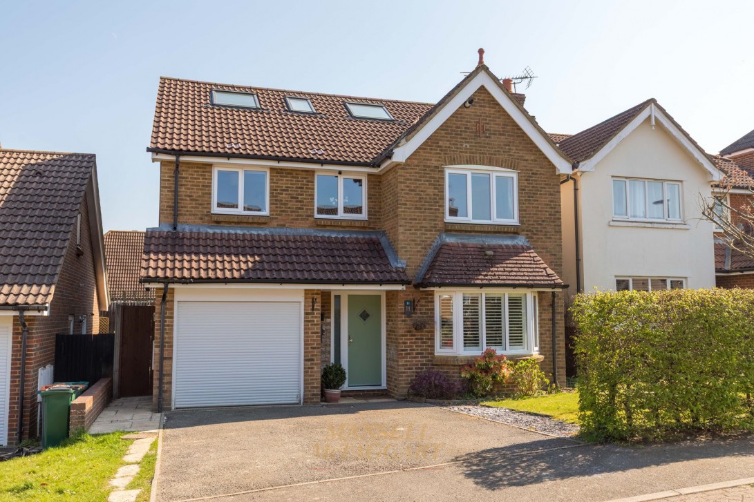 Photo of 14 Newbury Road, Crawley