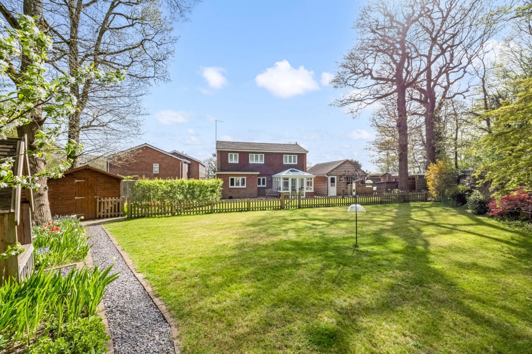 Photo of Oakwood, 2 Cape Copse, Rudgwick