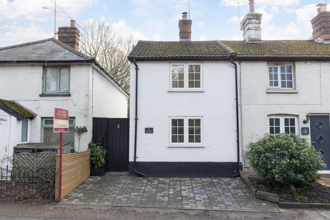 Photo of 1 Heath View Cottages Copthorne Common, Crawley