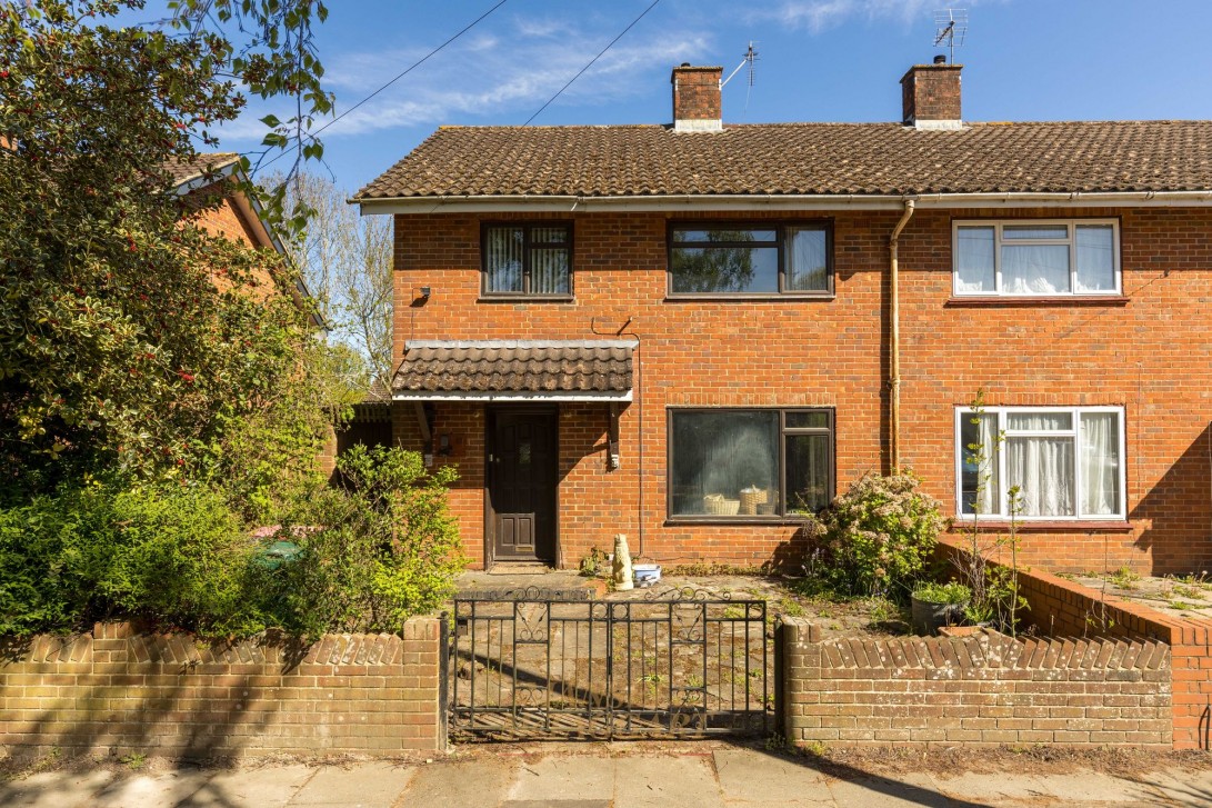 Photo of 17 Ridgeside, Crawley