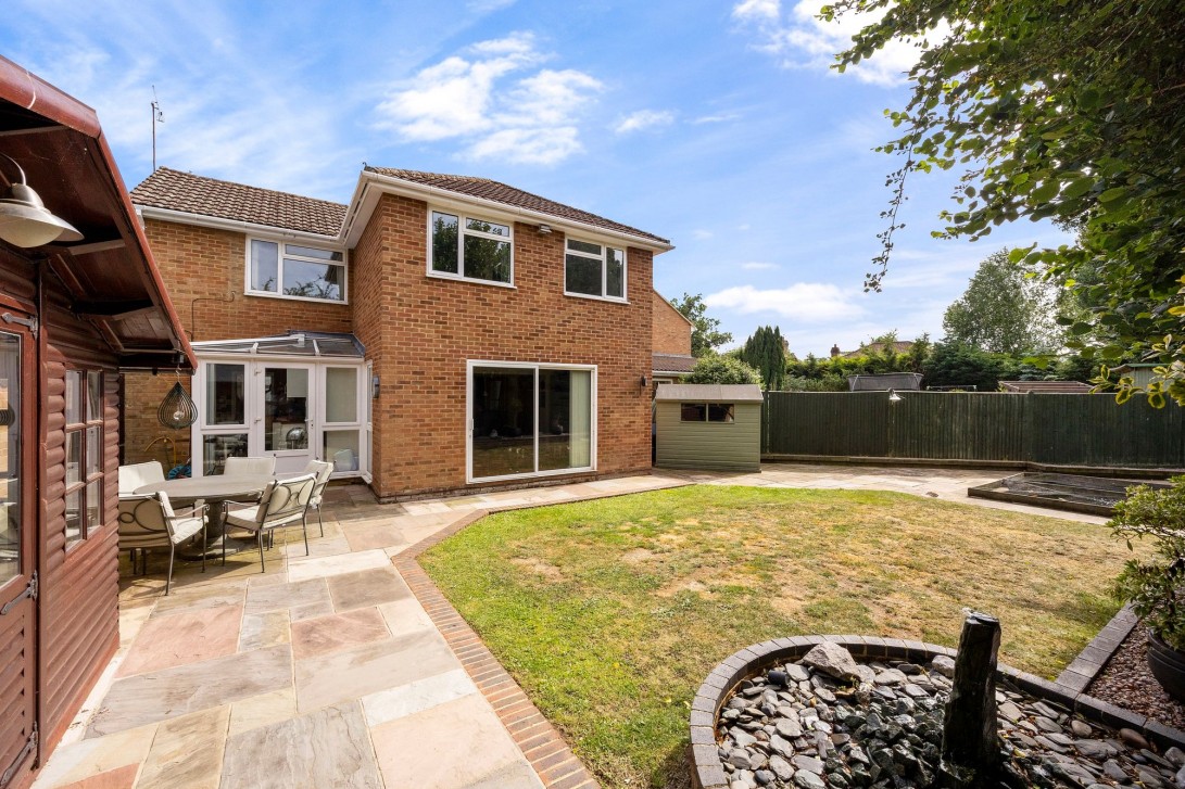 Photo of 22 Ferndown, Horley