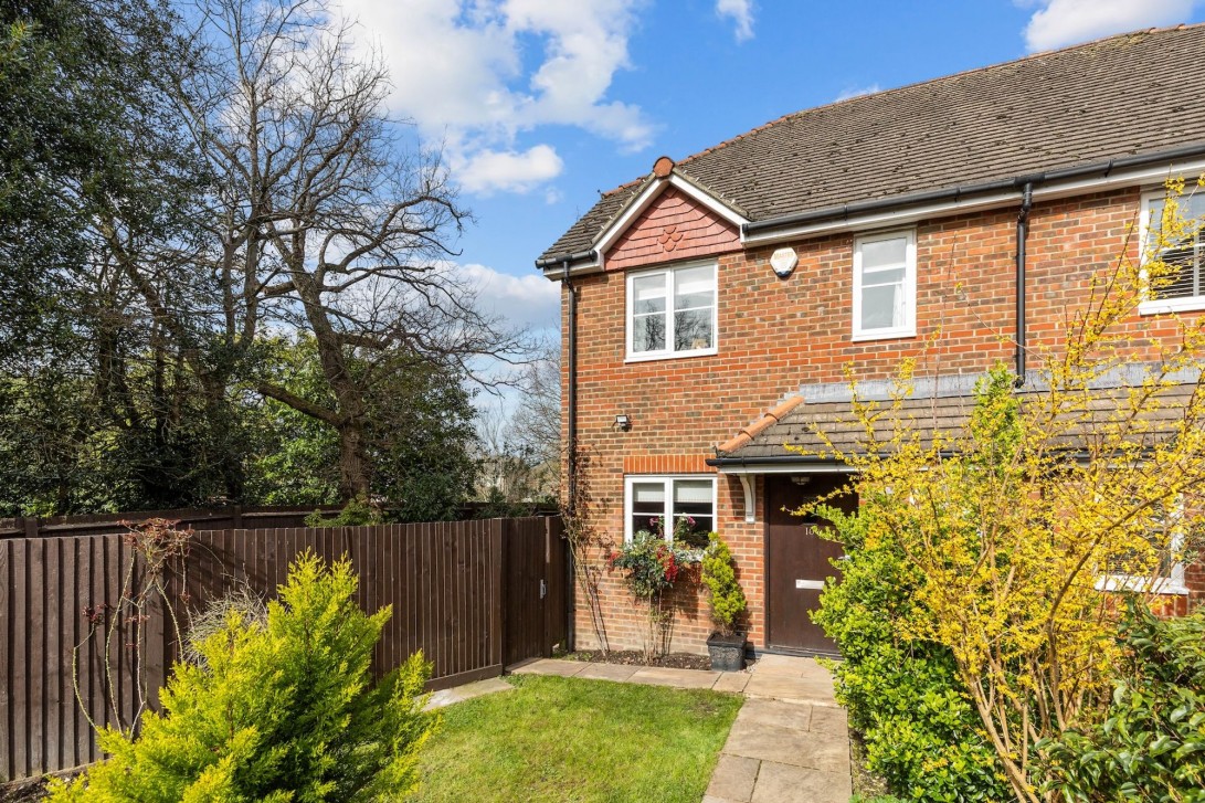 Photo of 10 Watercress Place, Horsham