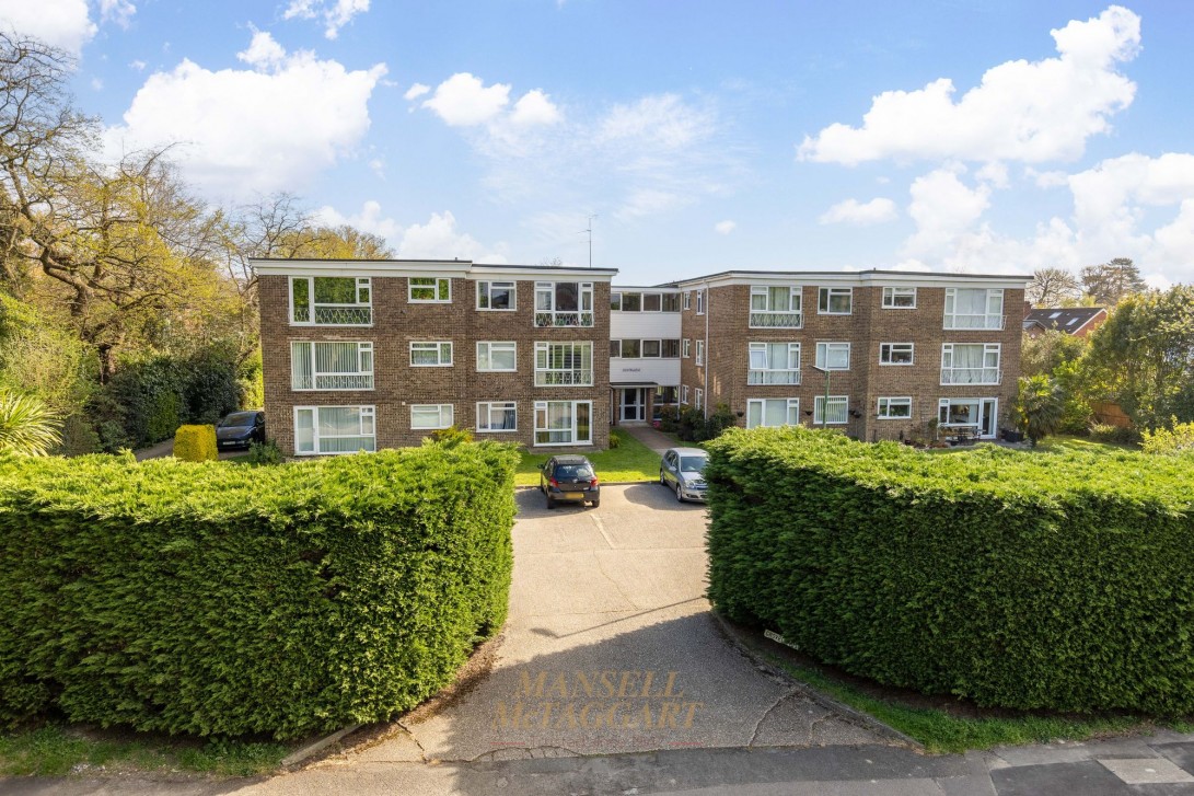 Photo of 11 Grovelands, Horley