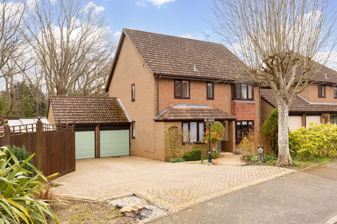 Photo of 21 Overton Shaw, East Grinstead