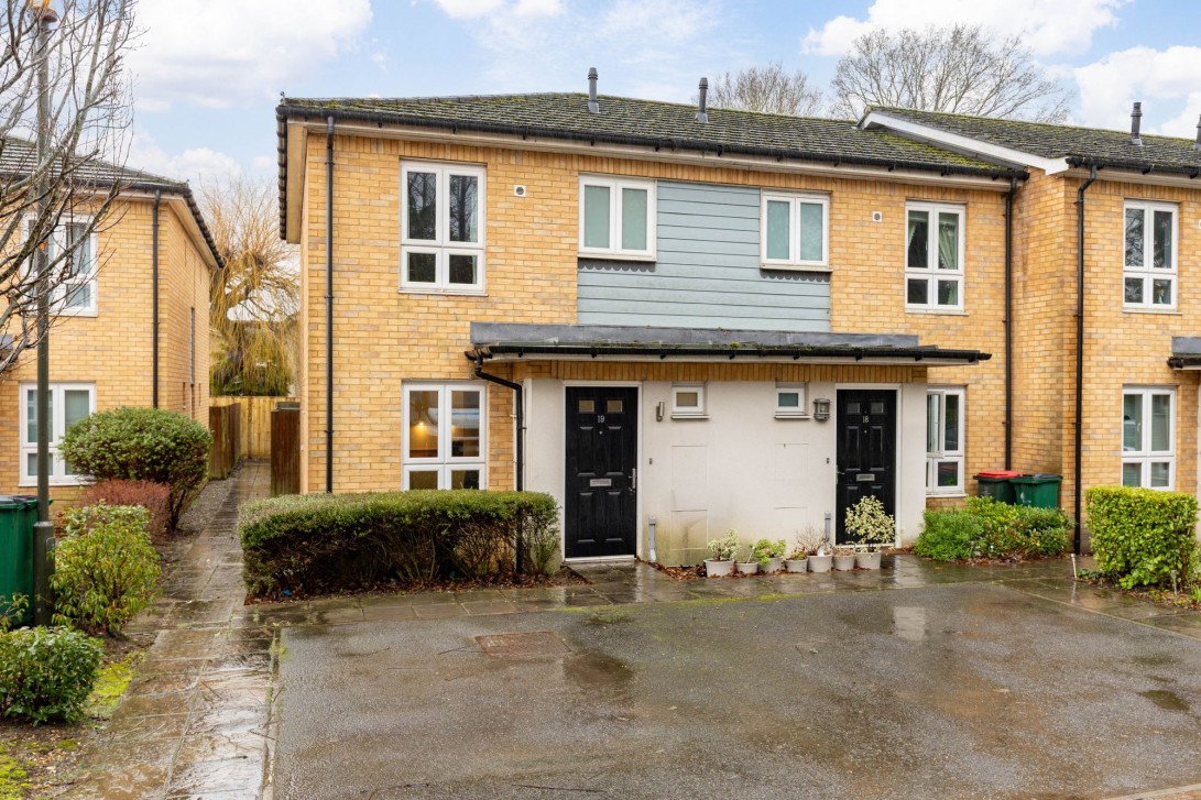 Photo of 19 Siena Drive, Crawley