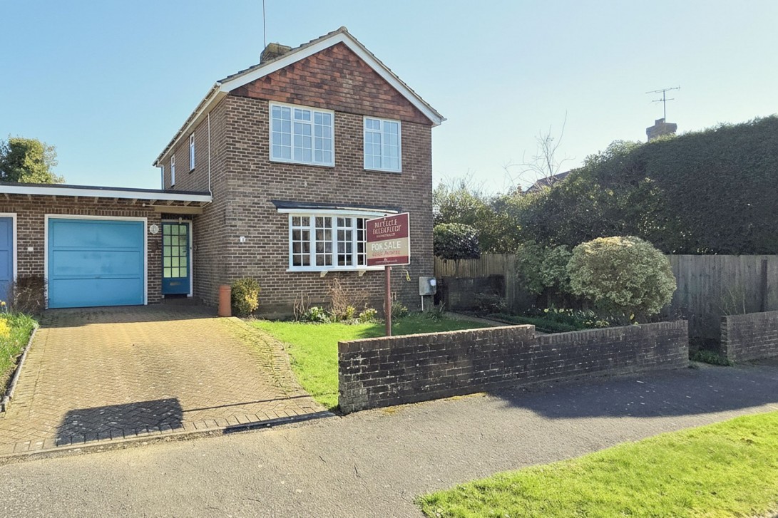 Photo of 16 Munnion Road, Haywards Heath