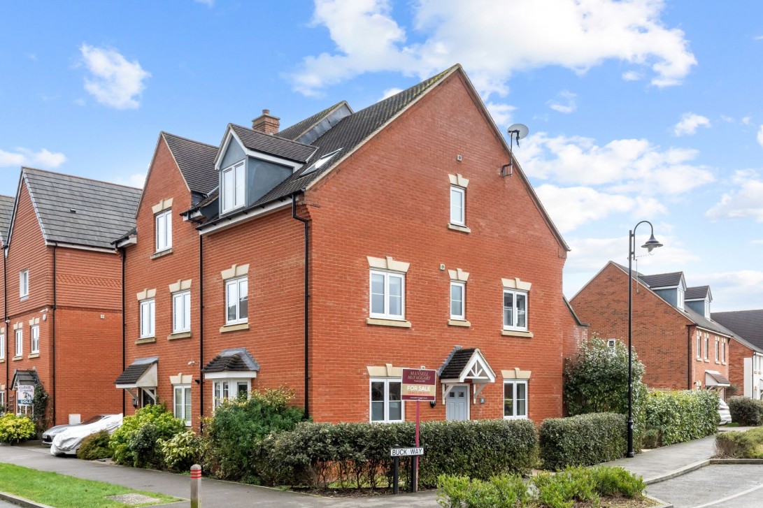 Photo of 14 Buck Way, Horsham