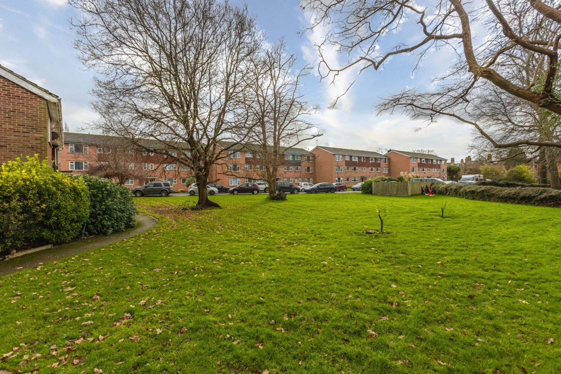 Photo of 23 Le May Close, Horley