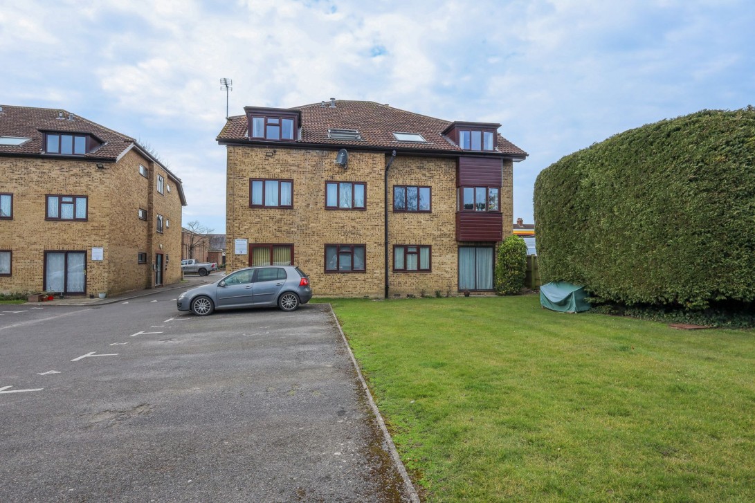 Photo of 9 Parkside London Road, Burgess Hill