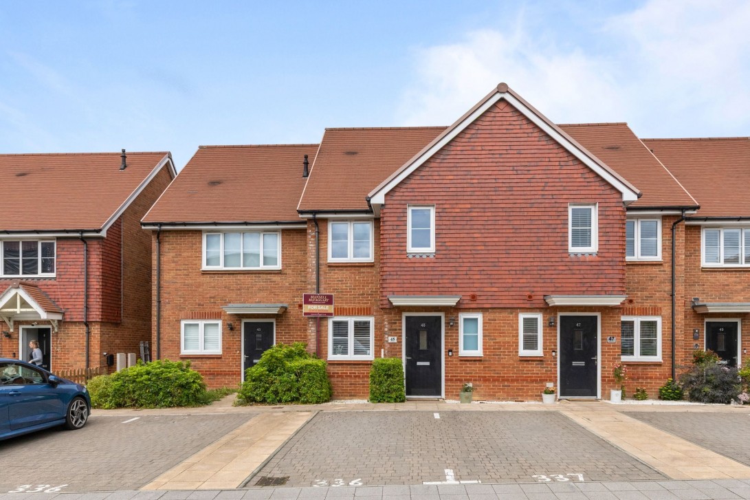 Photo of 45 Illett Way, Horsham