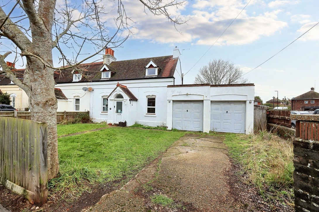Photo of 21 St. Andrews Road, Burgess Hill
