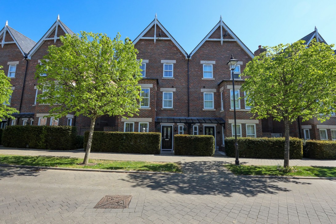Photo of 37 Wyvern Way, Burgess Hill