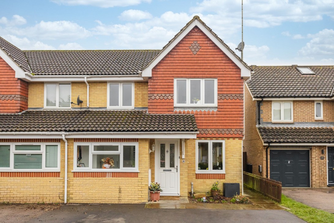 Photo of 6 Sinclair Close, Fenchurch Road, Crawley