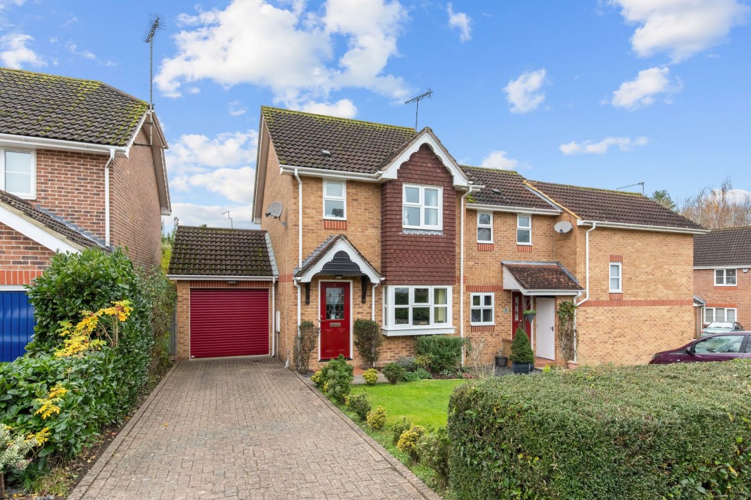 Photo of 2 Skylark View, Horsham