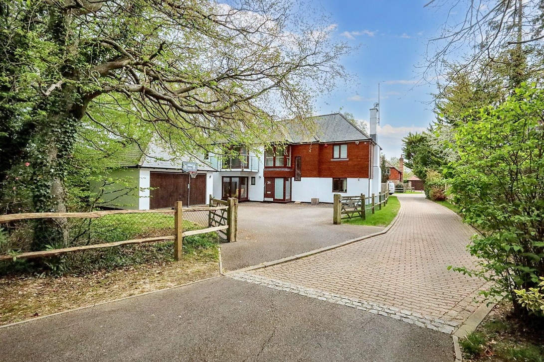 Photo of 34 Folders Lane, Burgess Hill