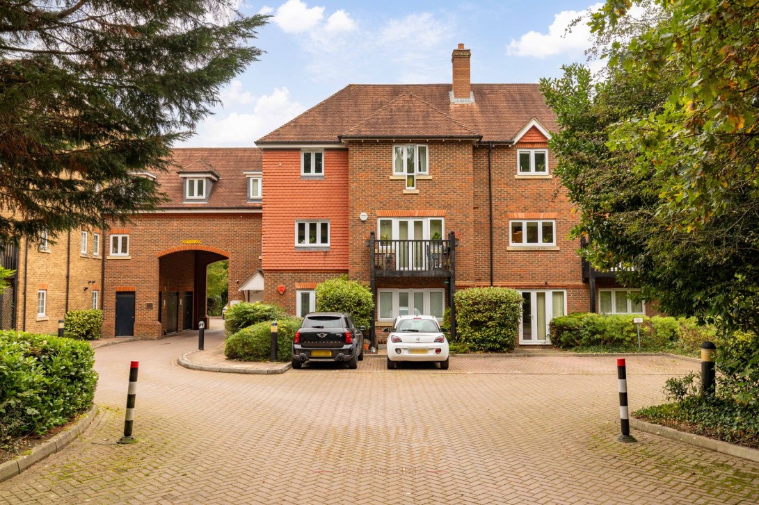 Photo of Flat 16, Crawley