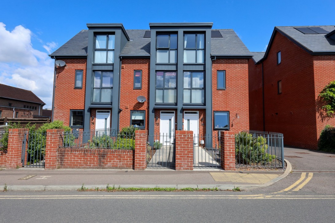 Photo of 72 Station Road, Burgess Hill