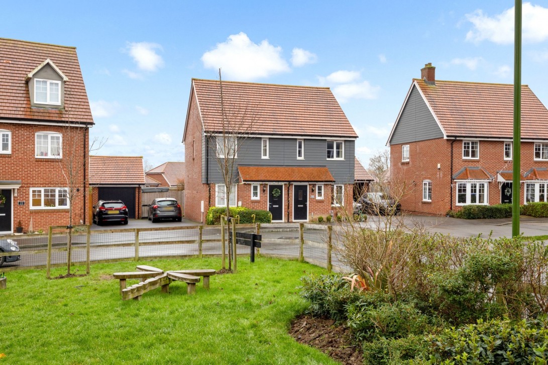 Photo of 18 Rhodes Way, Billingshurst