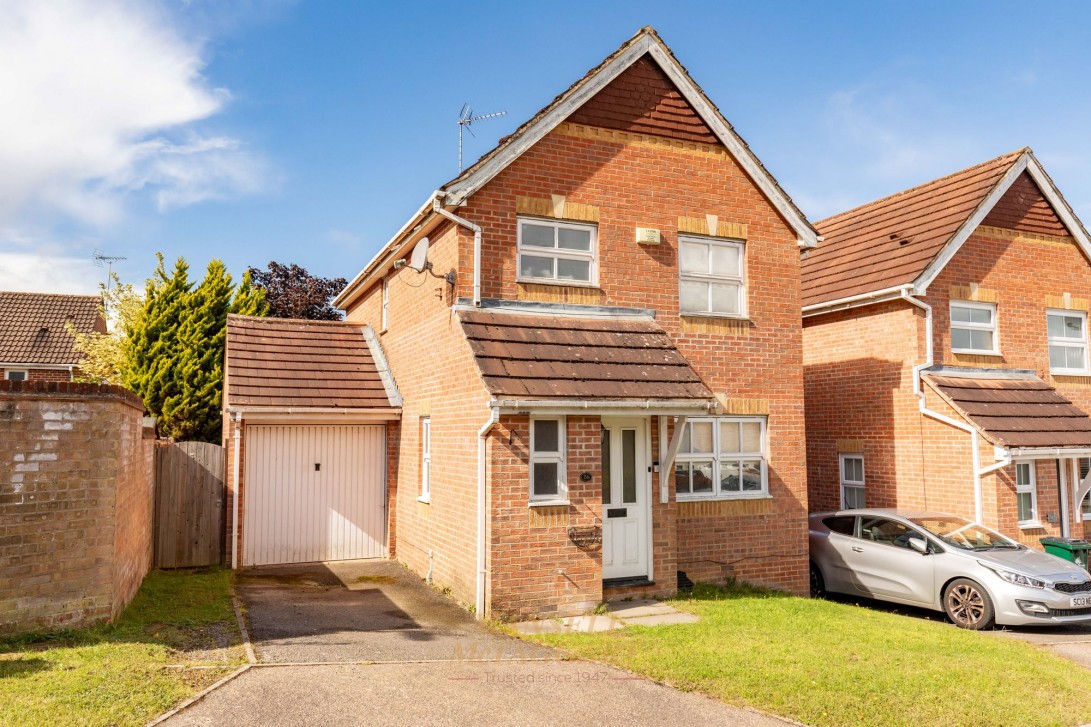 Photo of 26 Bassett Road, Crawley