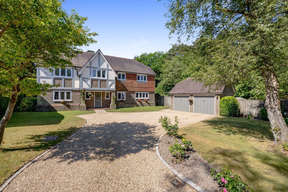 Photo of 4 Pinewood Chase, Crowborough