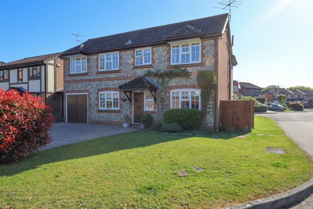 Photo of 8 The Gilligans, Burgess Hill
