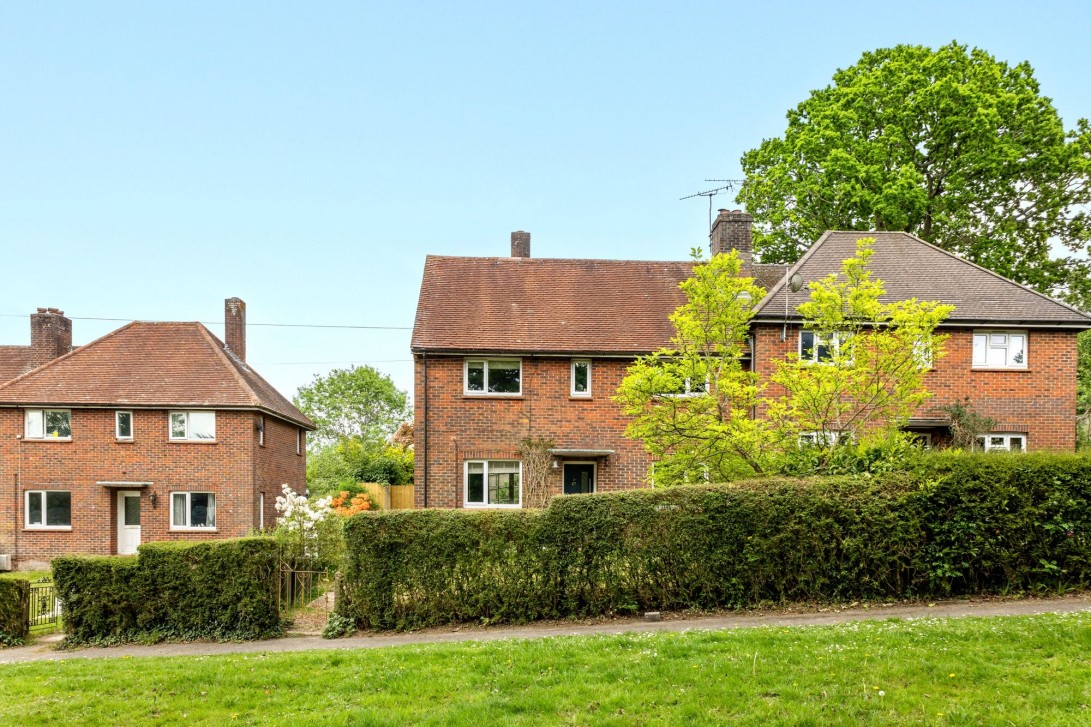 Photo of 27 Medway, Crawley