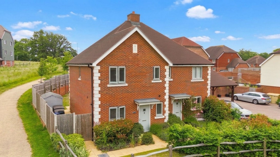 Photo of 20 Garman Way, Billingshurst
