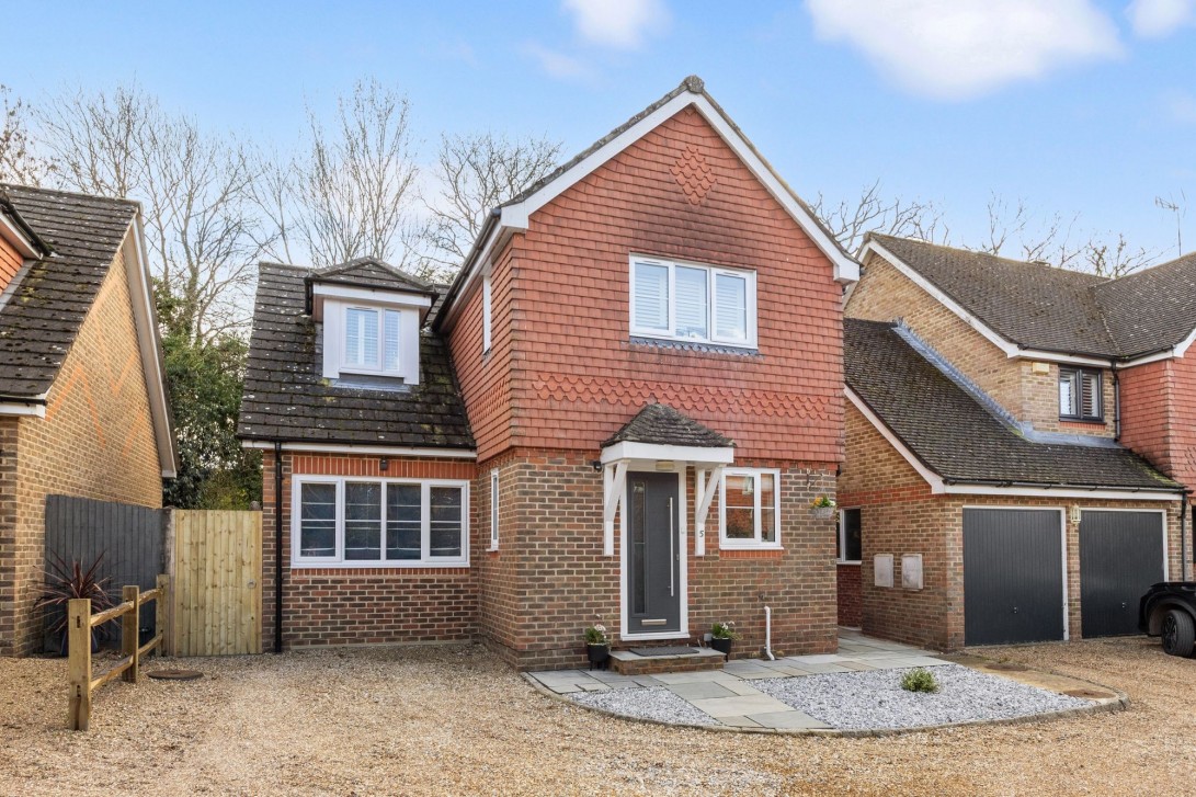 Photo of 5 Heath Close, Hassocks