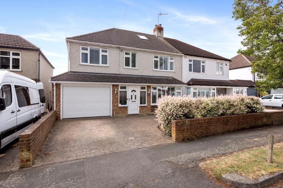 Photo of 97 Hitchings Way, Reigate