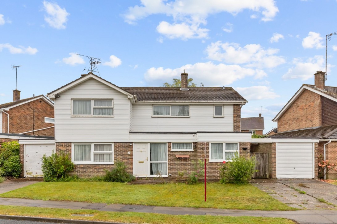 Photo of 18 Old Millmeads, Horsham