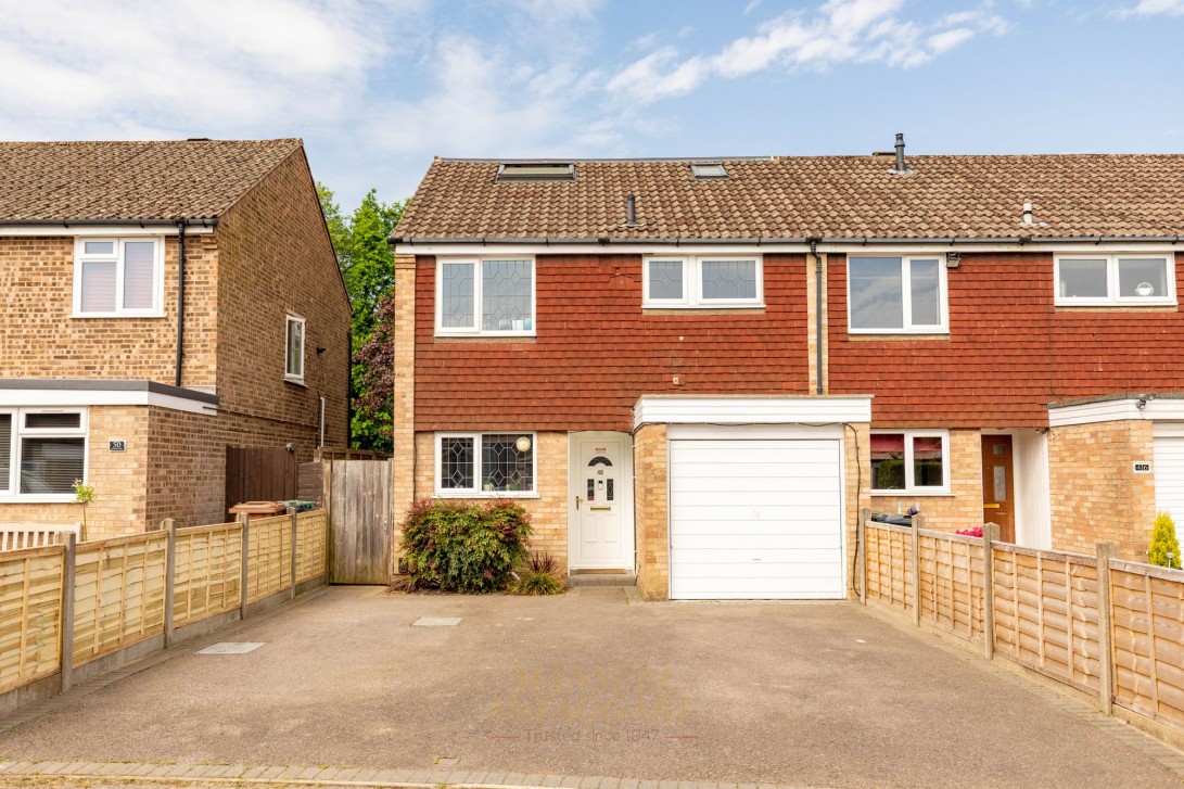 Photo of 48 Tanyard Way, Horley