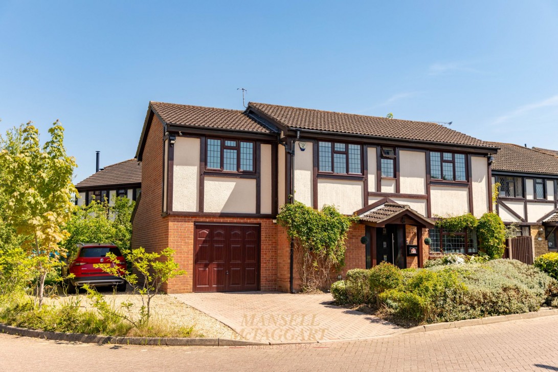 Photo of 4 Knighton Close, Crawley