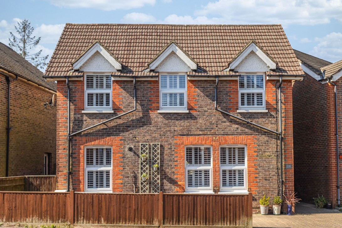 Photo of 24 De La Warr Road, East Grinstead