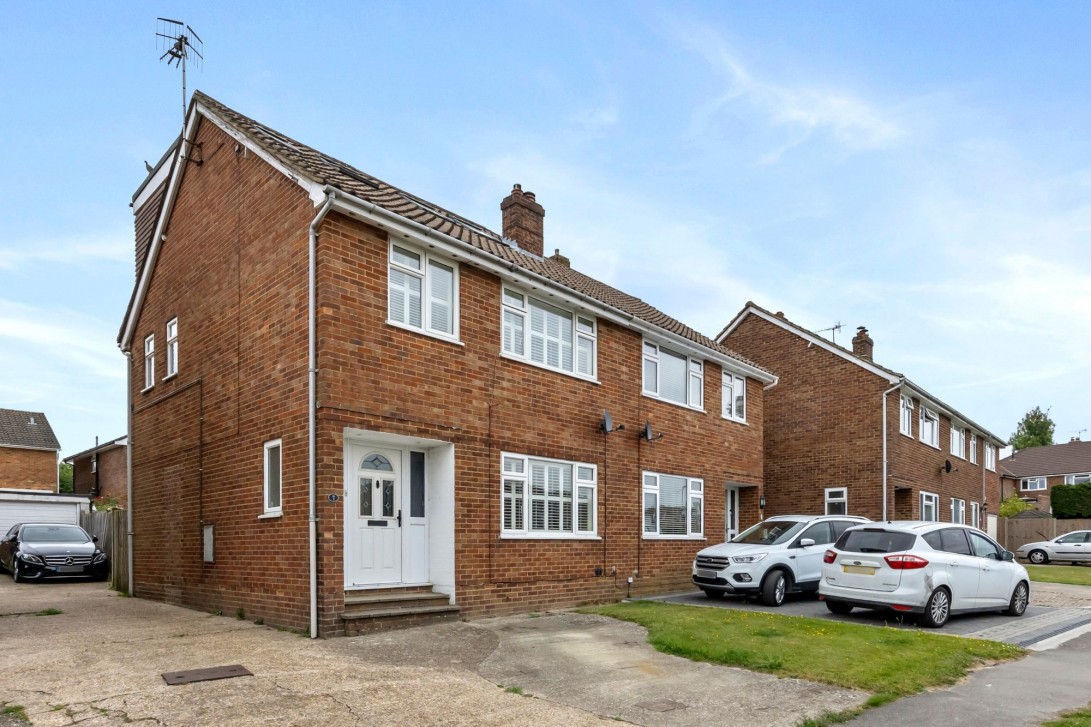 Photo of 7 Westway, Crawley