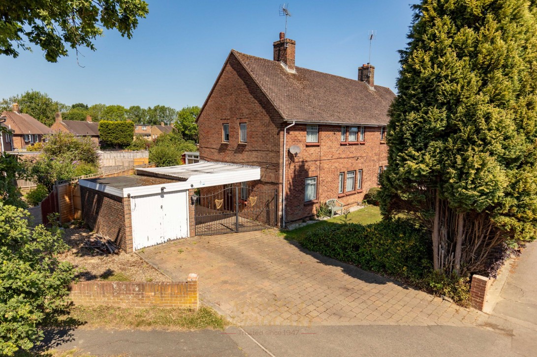 Photo of 90 The Dingle, Crawley