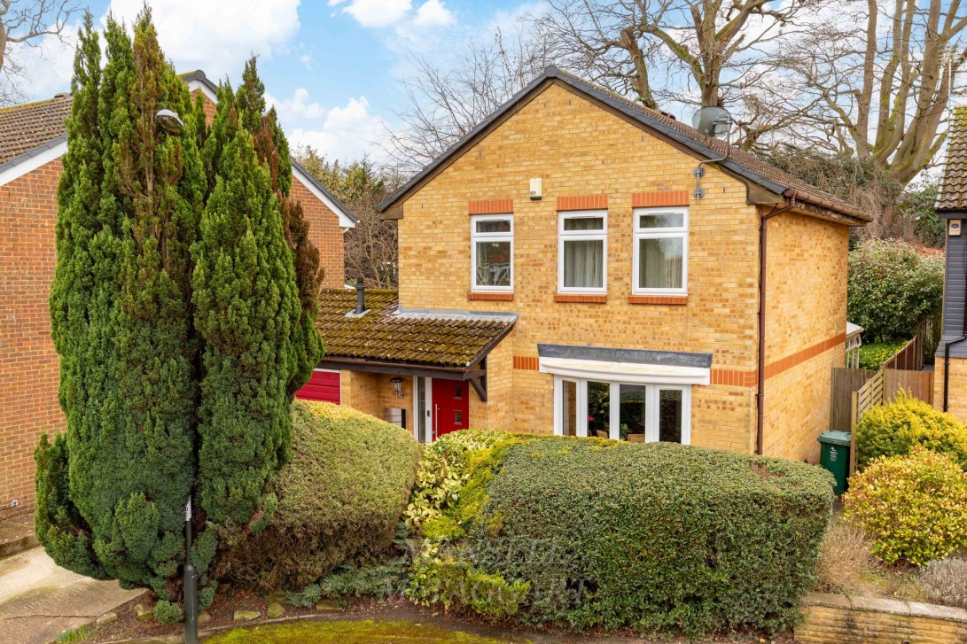 Photo of 20 Sissinghurst Close, Crawley