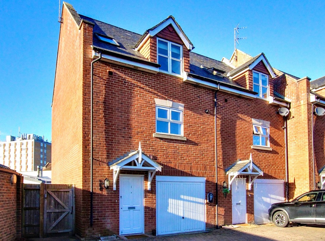 Photo of 1 Priory Mews, Haywards Heath
