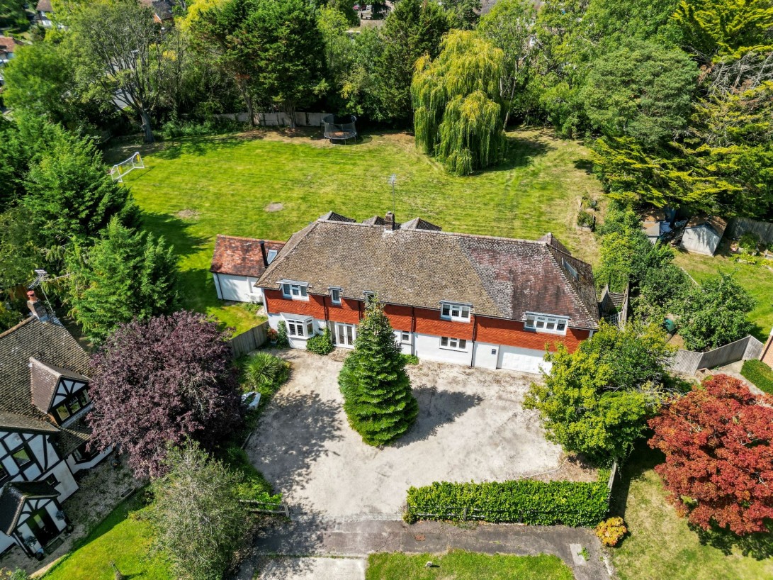 Photo of 12 Thornden, Horsham