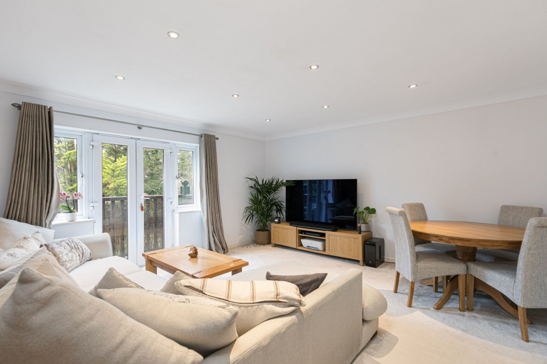 Photo of Flat 44, Crawley