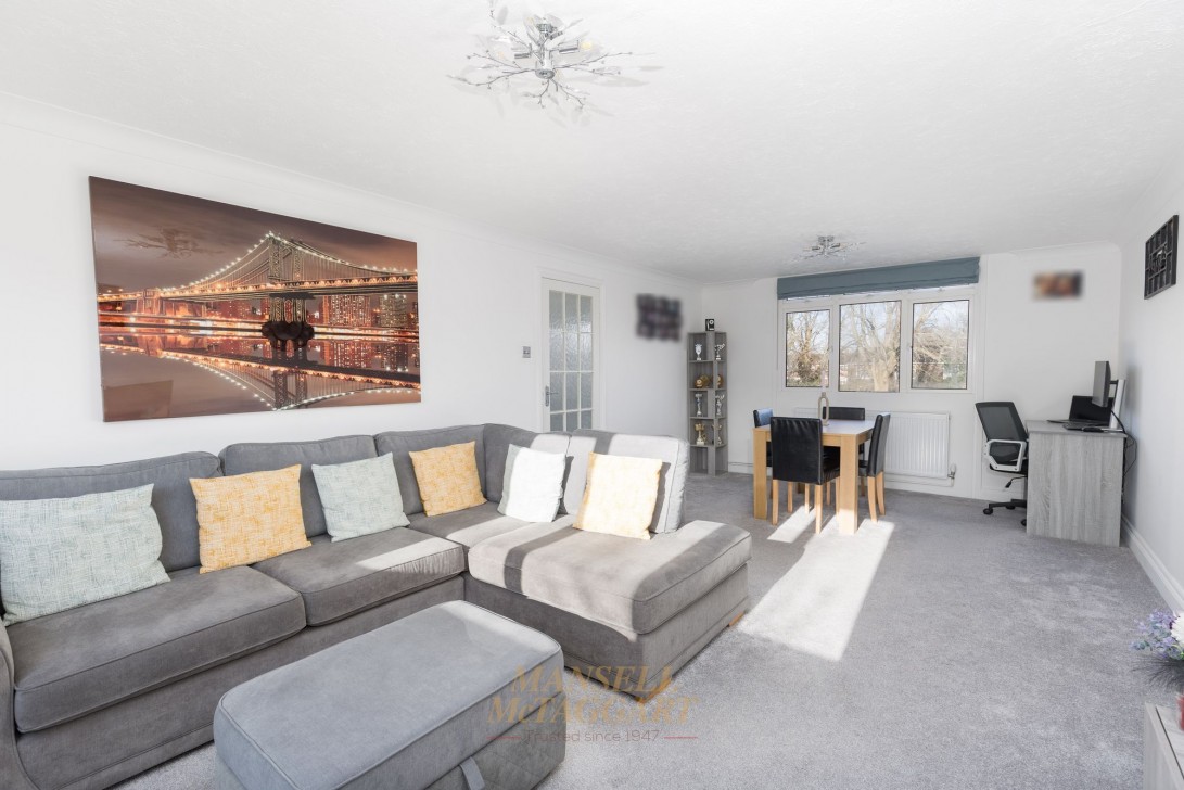 Photo of 14 Ashburnham Road, Crawley