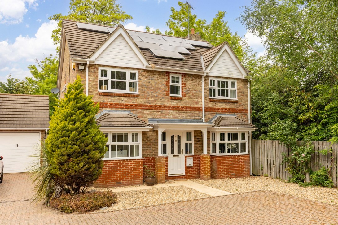 Photo of 5 The Stennings, East Grinstead