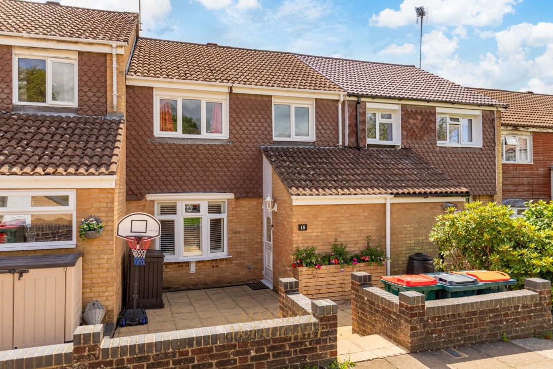 Photo of 18 Reedings, Crawley