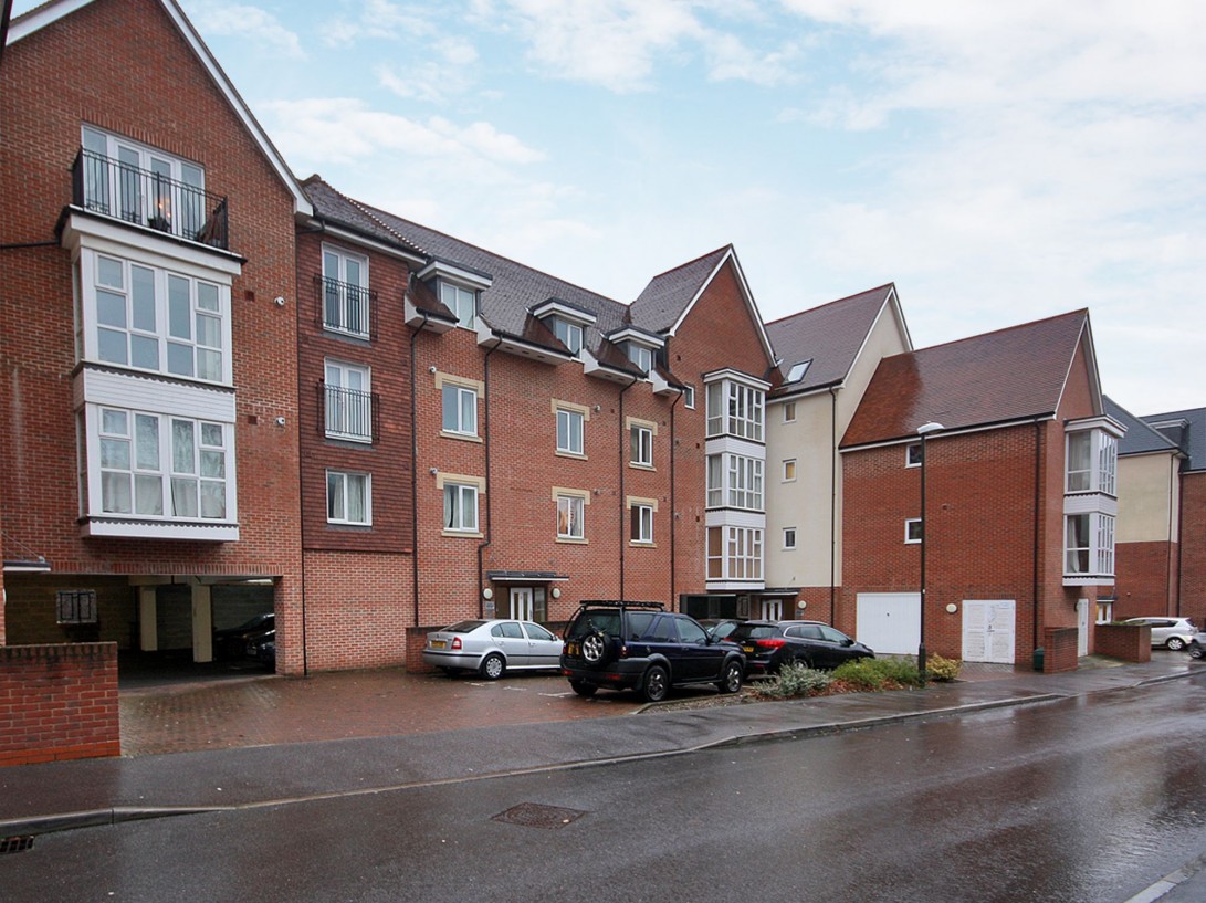 Photo of 113 Stone Court, Crawley