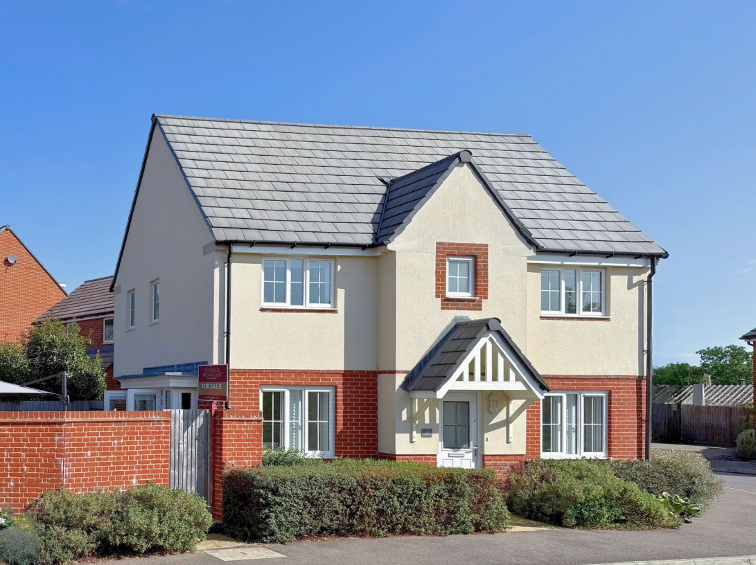 Photo of 6 Thompson Drive, Pulborough