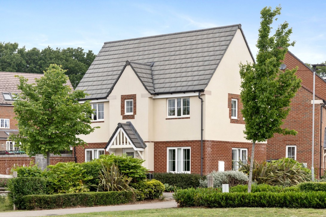 Photo of 6 Thompson Drive, Pulborough