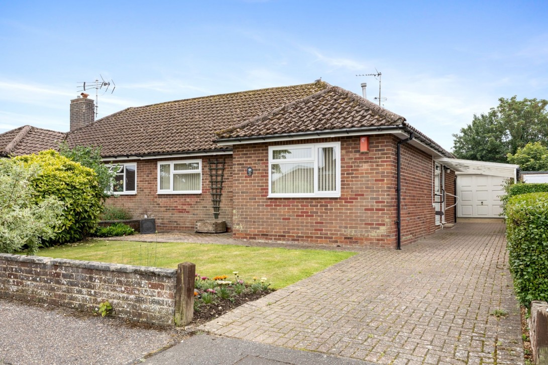 Photo of 26 Manor Close, Henfield