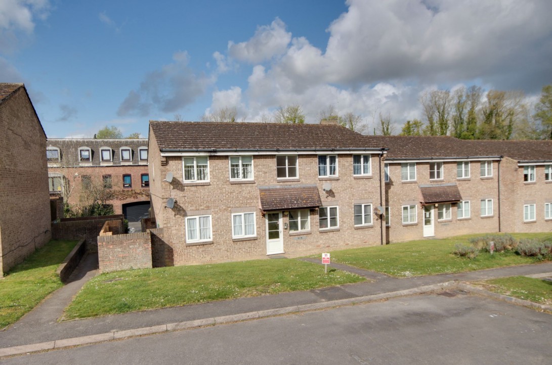 Photo of 12 Gordon Close, Haywards Heath