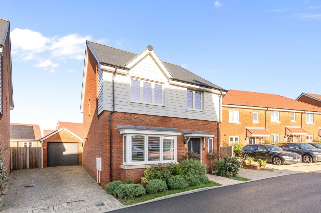 Photo of 7 Brighton Link, Horsham