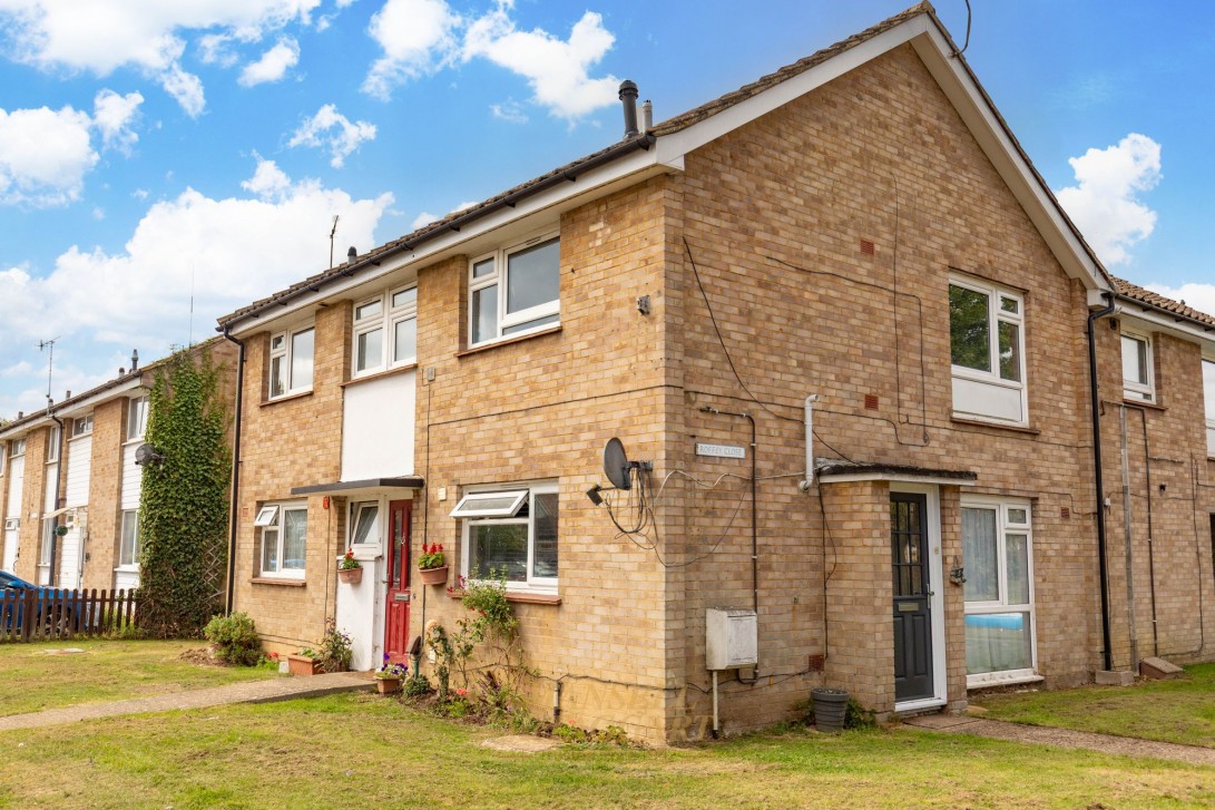Photo of 5 Roffey Close, Horley
